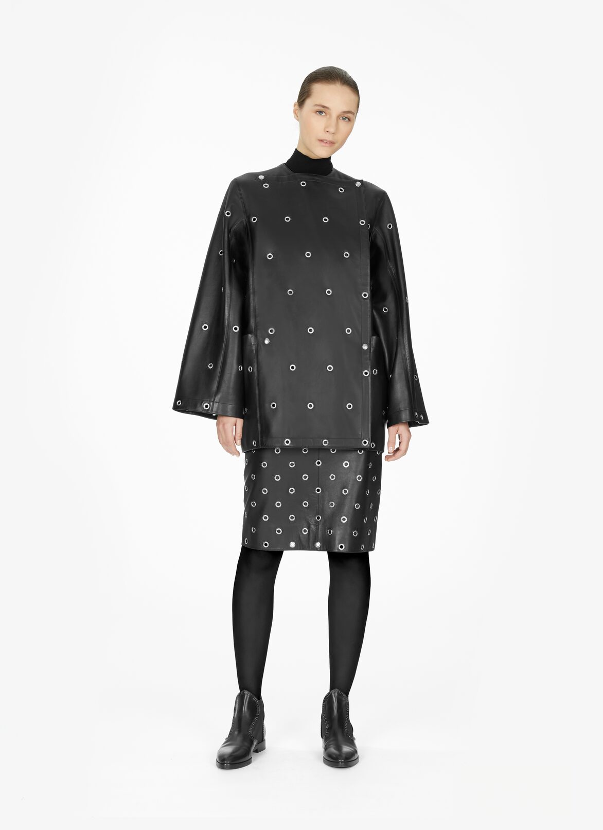 SHORT COAT AGNEAU LUX BLACK ALAÏA BLACK SHORT COAT AGNEAU LUX BLACK